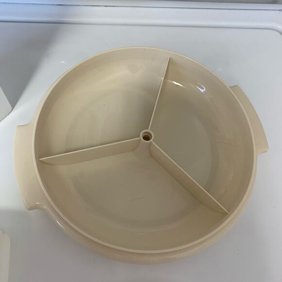 Vintage Tupperware Set of 3, Sandwich Keeper, Cereal Storer and Divided Dish - Picture 7 of 9
